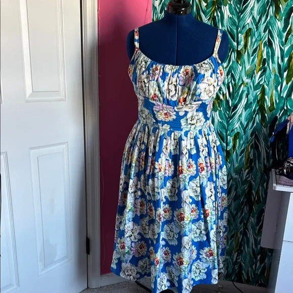 Retrospec’d Perfect Peony Norma Jean US8 *runs large* - Picture 2 of 9